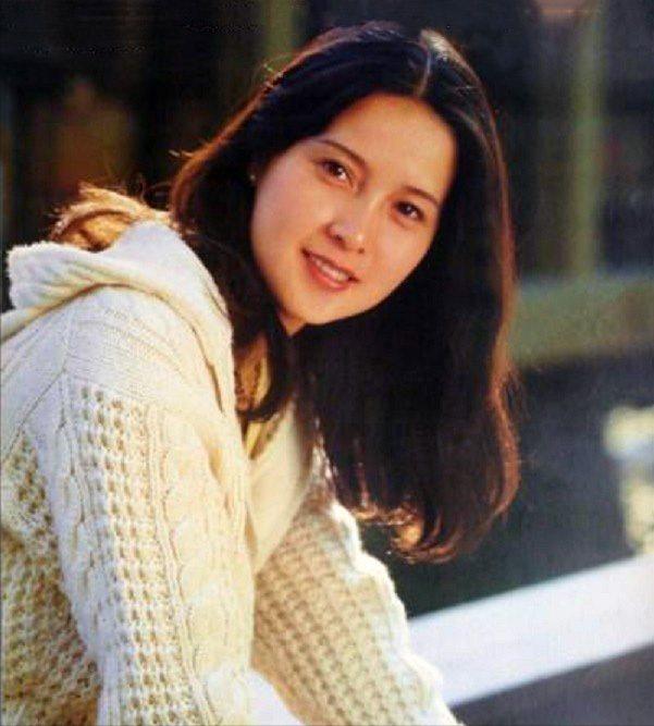 没有整过容的女明星，90年没整过容的女明星（“不老女神”现原形）