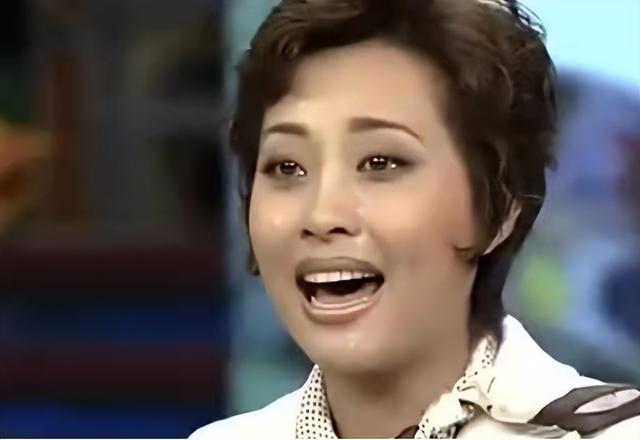 杨紫的前男友现状，杨紫的初恋男友：不蹭热度