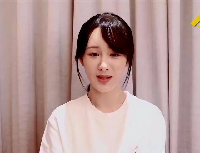 杨紫属于什么脸型，杨紫的五官分析