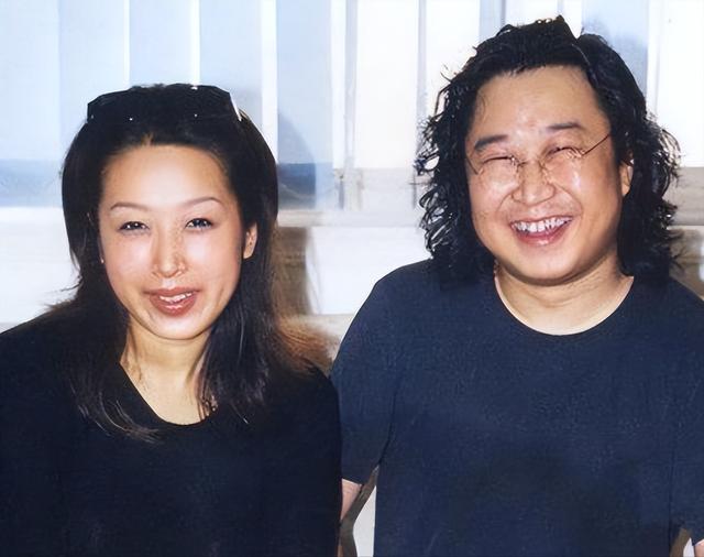 歌星李娜现在在哪里呢，90年代内地女歌星