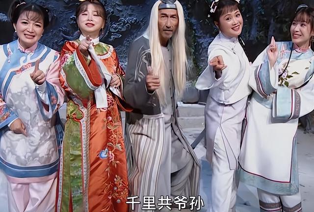 84版鹿鼎记演员们如今样貌，98版鹿鼎记主演24年后重聚