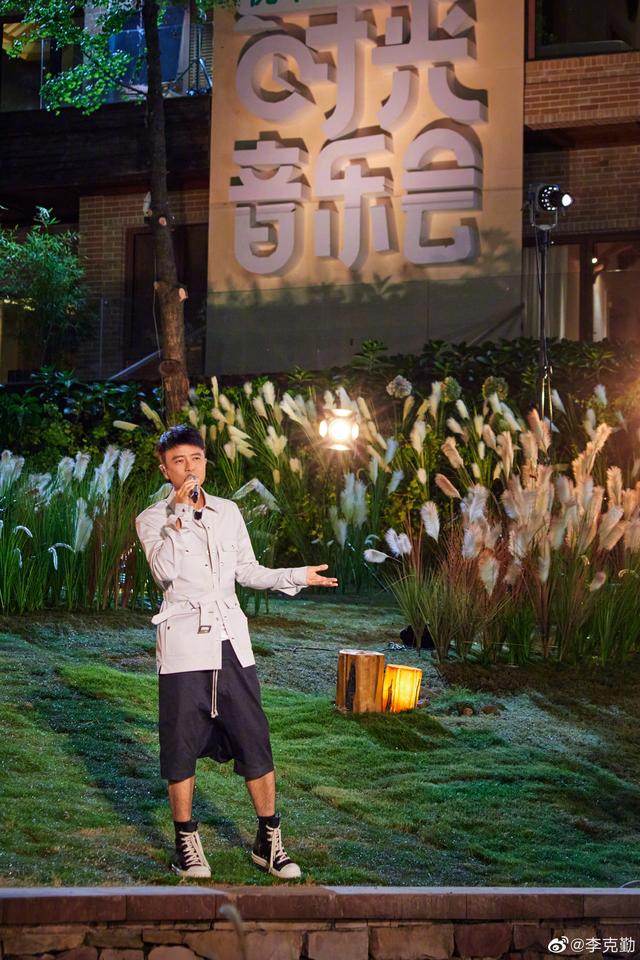 李克勤个人身高体重多少，李克勤偏靠才华吃饭