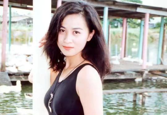 梁朝伟和刘嘉玲，梁朝伟刘嘉玲年轻时合照（酒到浓时香自溢。你为什么嫁我）