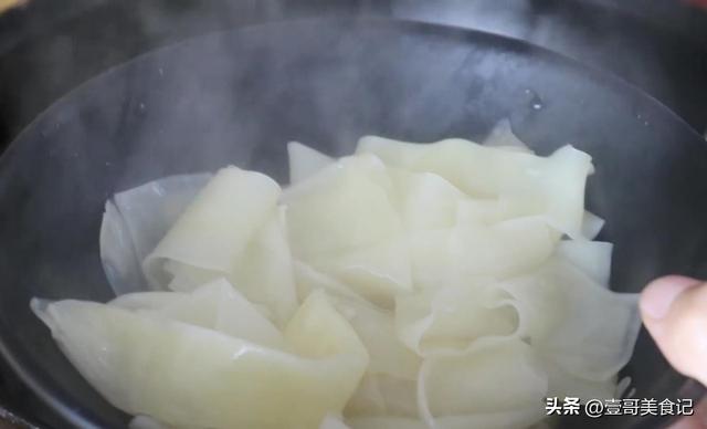 又薄又滑的馄饨皮怎么做，在家也能做出薄皮大馄饨