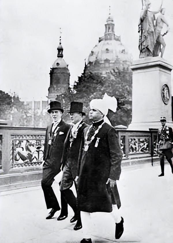 伦敦奥运会足球比赛，听藏品讲故事为何1948年的伦敦奥运会（1944年伦敦奥运会由于什么原因被迫停办）