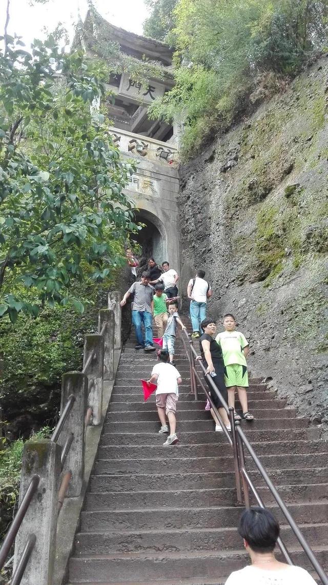 永康方岩风景区，永康方岩具体介绍（千年古县永康的这些景点）