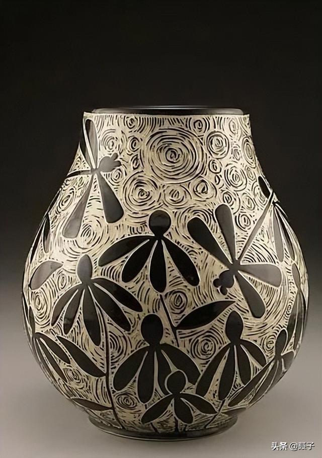 儿童创意绘画花瓶和花，儿童创意美术作品《花与花瓶》