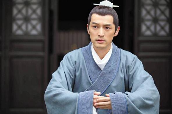 胡歌车祸后复出的样子，胡歌车祸毁容女助理离世