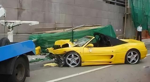 梁朝伟和刘嘉玲，梁朝伟刘嘉玲年轻时合照（酒到浓时香自溢。你为什么嫁我）