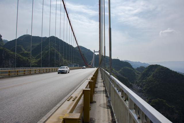 贵州最美的公路介绍，壮美的贵州遵义大发渠特大桥