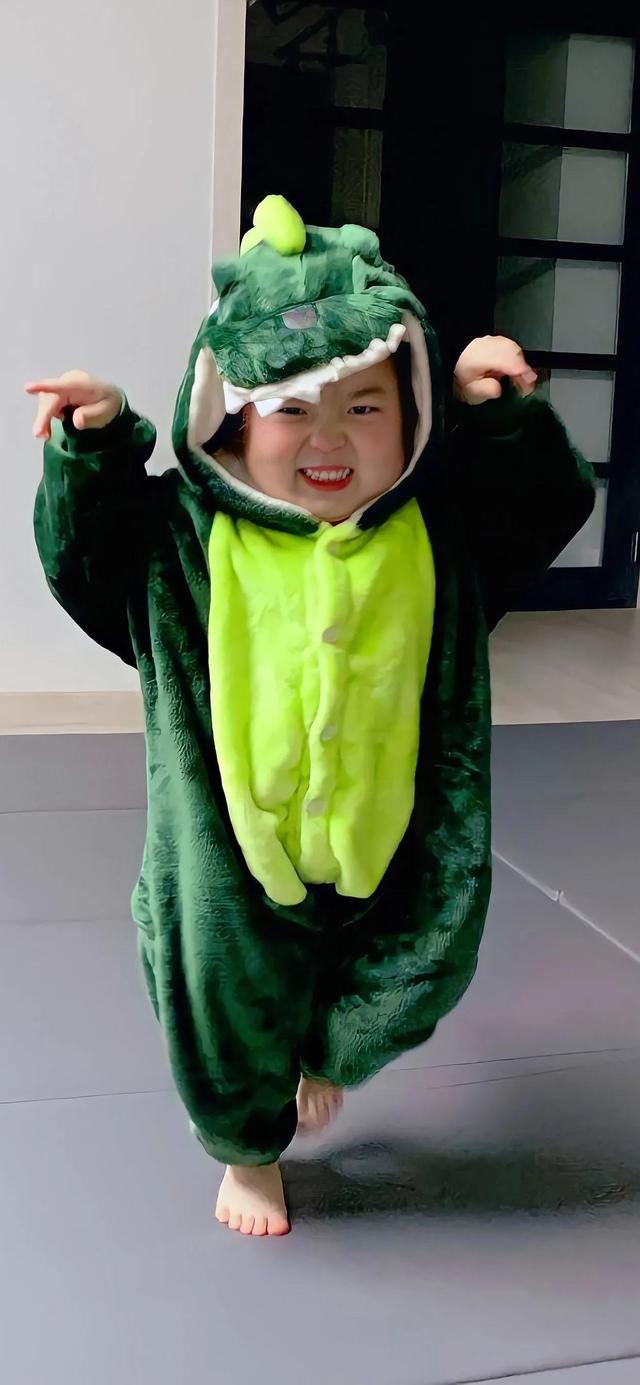 萌娃可爱的壁纸，高清壁纸可爱萌娃