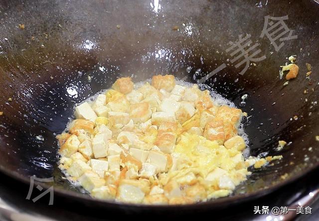 天然石磨豆腐的做法，传统古法用石磨打豆腐的全过程