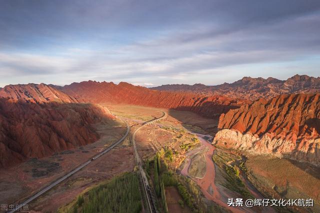 天山峡谷独库公路最美景点，天山山脊上的一条风景大道