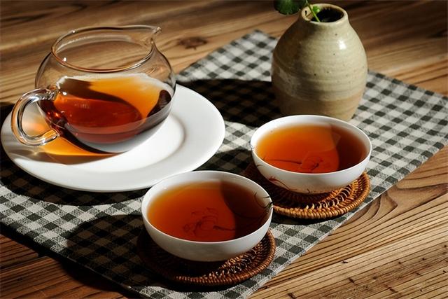 春茶和夏茶有什么不同，春茶、夏茶、秋茶、冬茶有啥区别