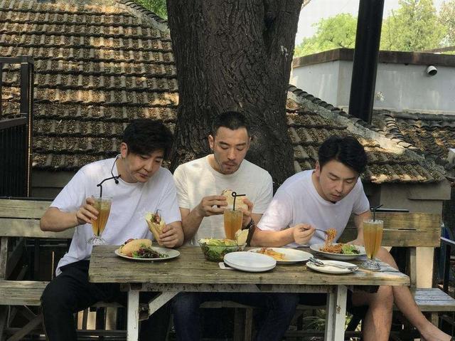 郭京飞和鲍莉儿子，老男孩郭京飞与鲍莉闪婚