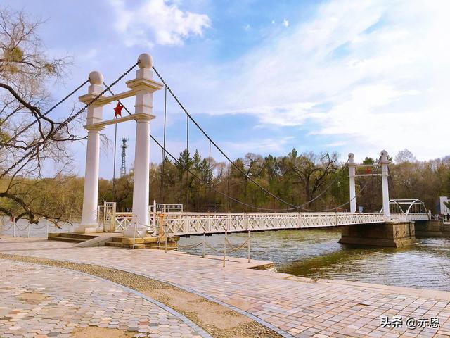 世界上最高的吊桥，据说世界上现存两座百年吊桥