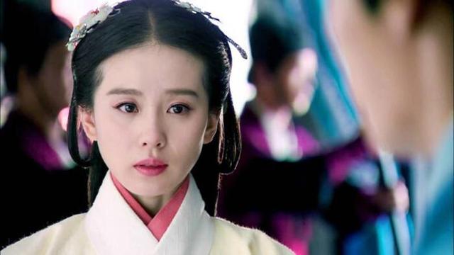 殷桃面相复原图，8位拥有美人痣的女星