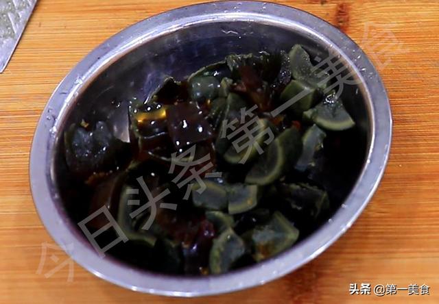 天然石磨豆腐的做法，传统古法用石磨打豆腐的全过程