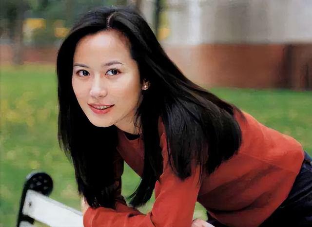40岁美得让人移不开眼的女明星，这9位40+的“长腿”女星