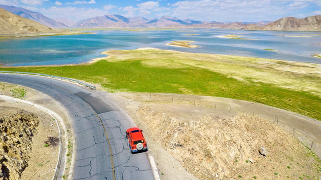 川藏线三色湖，带你走进世界上最偏心的湖