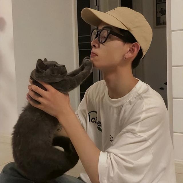 高冷男神必备头像背影小学生，青春满满的孤独感少男头像