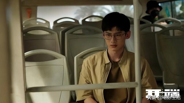 白敬亭是几线明星，白敬亭算得上几线明星（一线男明星：陈赫、陈坤、邓超）