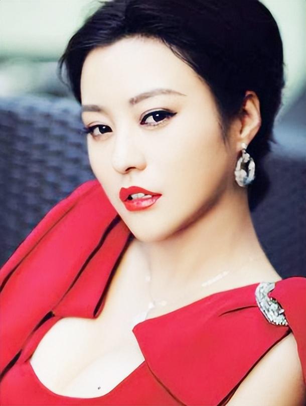 郝蕾和李光洁谁厉害，娶小10岁超模39岁才当上父亲