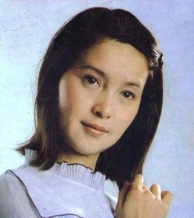 没有整过容的女明星，90年没整过容的女明星（“不老女神”现原形）