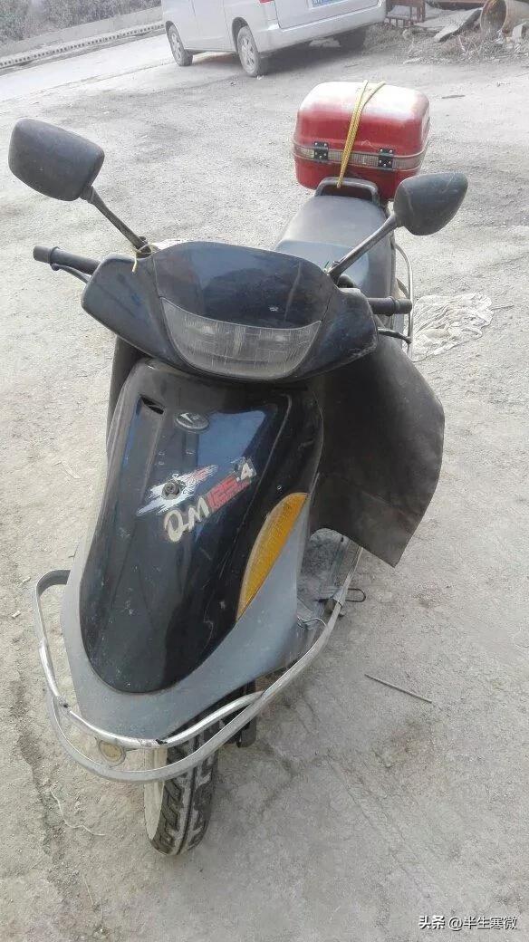 厦门轻骑摩托车，轻骑摩托车种类介绍（轻骑牌15型摩托车送电报的摩托车）