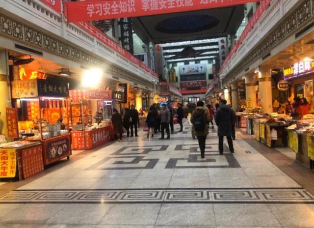 天津人气最旺的小吃街，天津本地美食小吃街