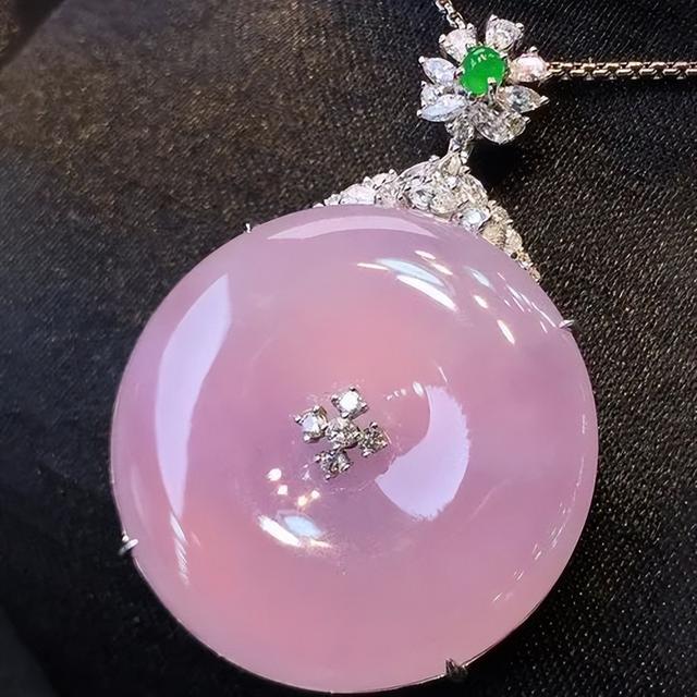 紫罗兰翡翠的介绍，最能诠释浪漫·七夕的翡翠