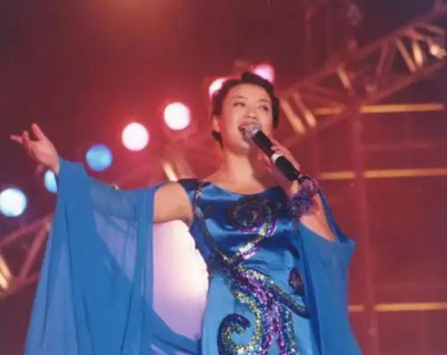 歌手张也哪一年出生，著名女歌手张也倾情唱出诸暨千年之美