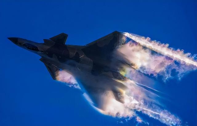 歼20是几代战机，歼20能称得上四代机吗（歼-20从四代晋级为五代）