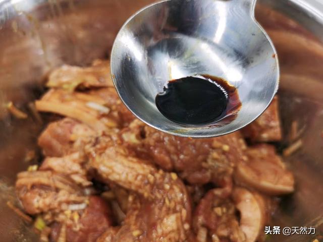 米粉蒸肉这样做鲜香美味入口即化，粉蒸肉简单好吃的家常做法