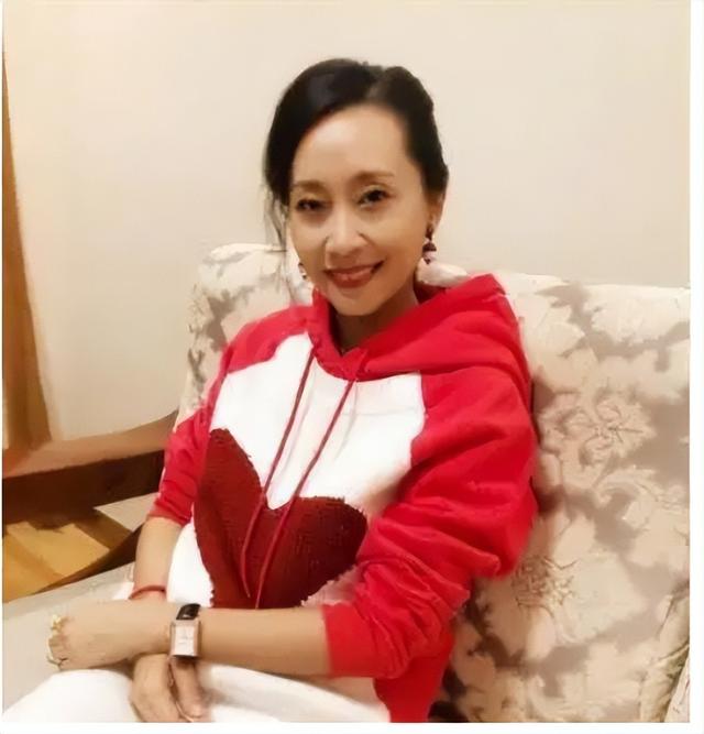 杨紫的前男友现状，杨紫的初恋男友：不蹭热度