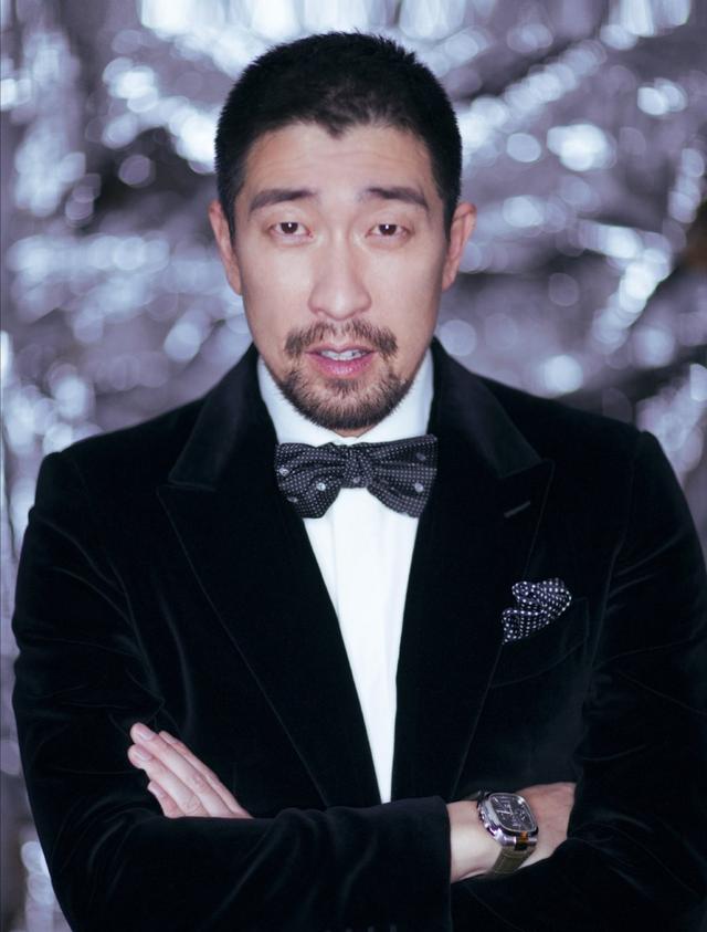 严屹宽世纪同框，大型涉案剧宣判将袭