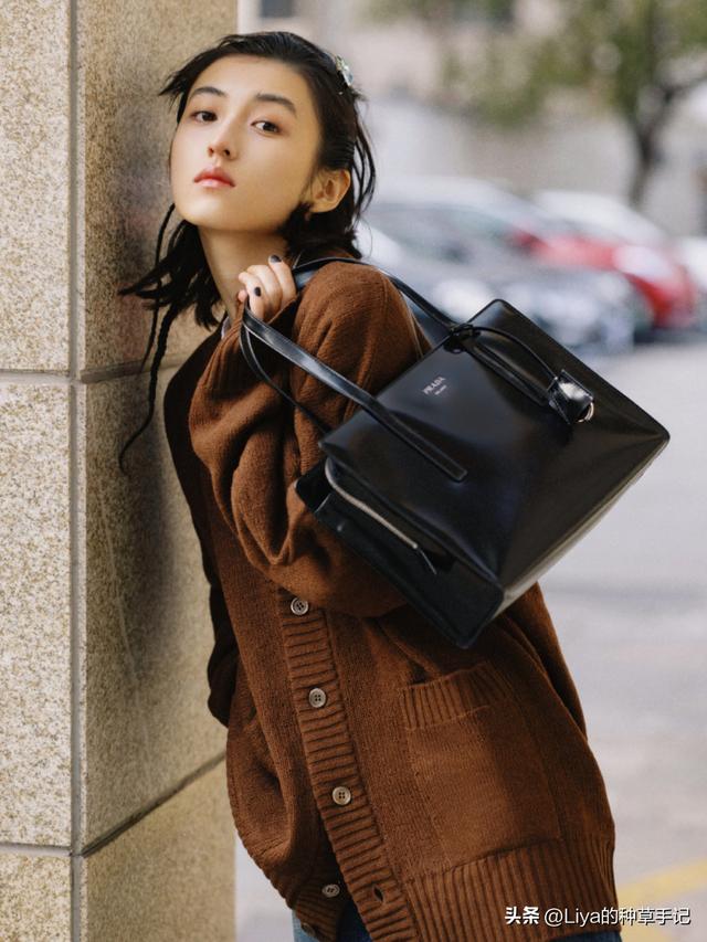 今年流行大包包，今夏最时髦的大包包都在这