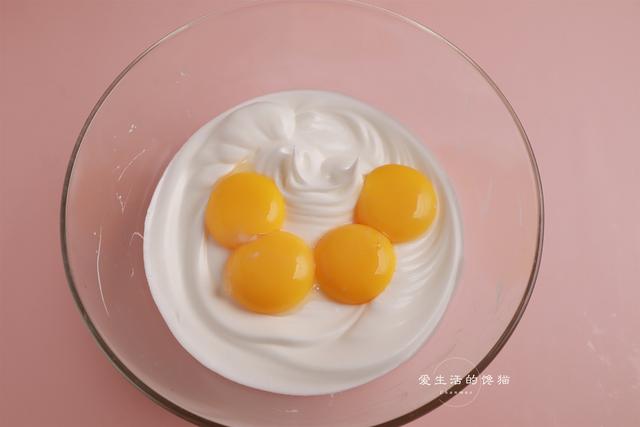 超萌的小甜品再也不用去蛋糕店了，小黄人甜甜圈蛋糕