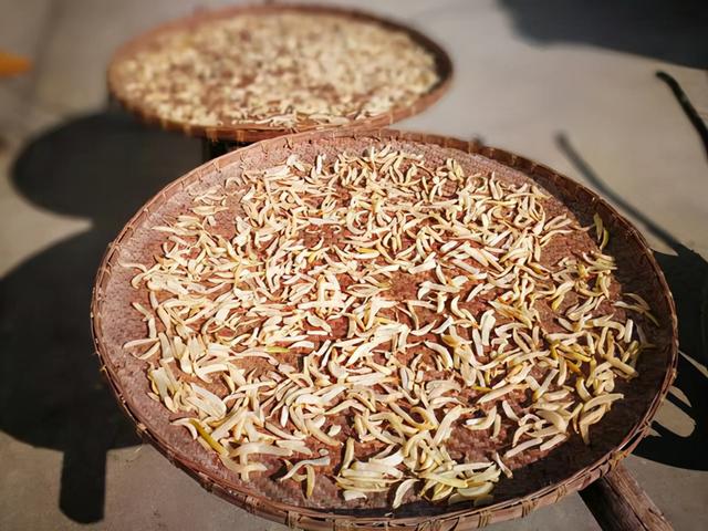 干菜怎么做好吃，农村晒干的菜怎样炒才好吃