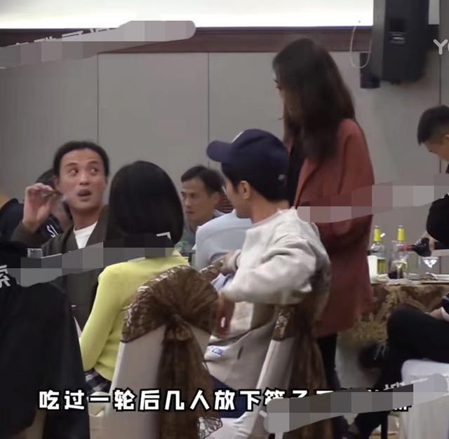 周一围赵薇撒狗粮集锦，周一围猛抽雪茄满脸通红