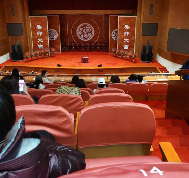 怎么买到德云社张云雷商演的票，真实的德云社相声大会