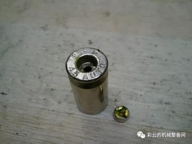 弹夹上弹原理，为啥绝大多数霰弹枪没有弹匣