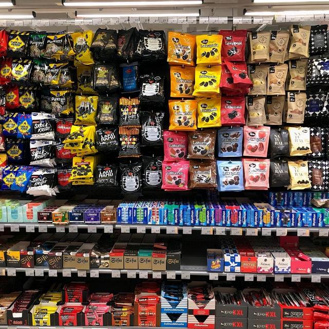 世界上最辣的粘牙糖，咬一口就山崩地裂