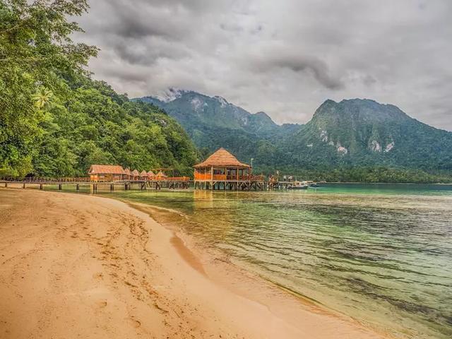 世界上最具标志性的35个海滩，世界十大美丽的海滩