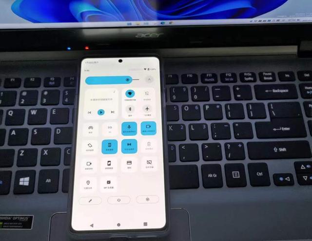 摩托罗拉x30，摩托罗拉x30有什么缺点（+骁龙8+144Hz）