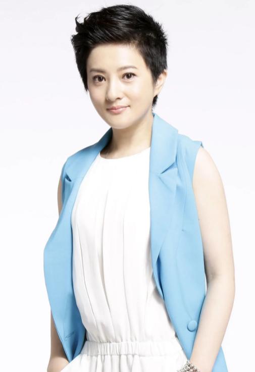 金铭小时候照片，为考北大弃演还珠（金铭小时候和现在对比）