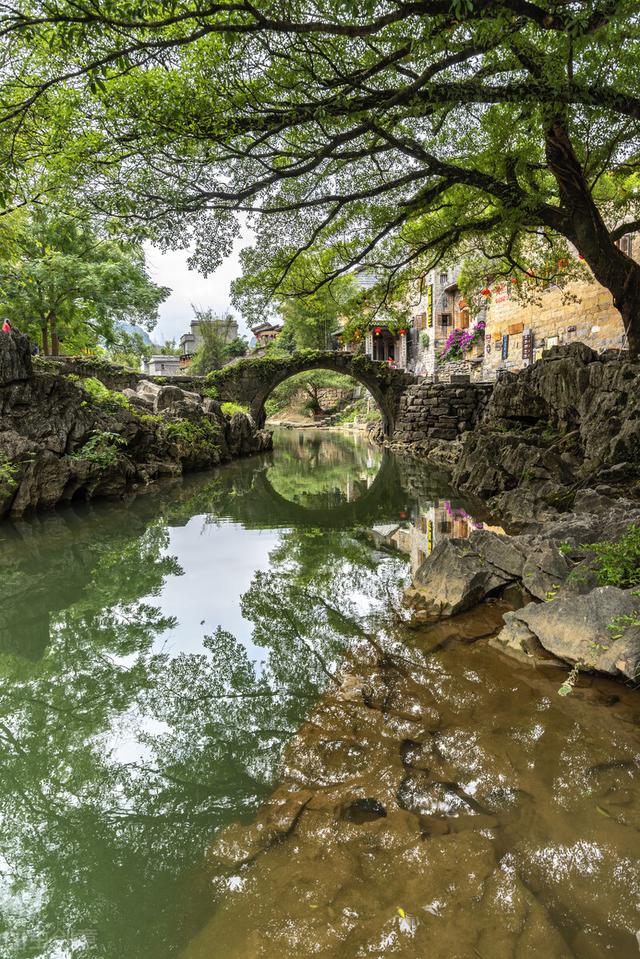 广西旅游攻略必去景点，广西四大古镇旅游攻略（广西最值得去的七大景点）