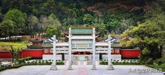 江西的山有哪些，江西的几座名山（庐山有“匡庐奇秀甲天下”之美誉）