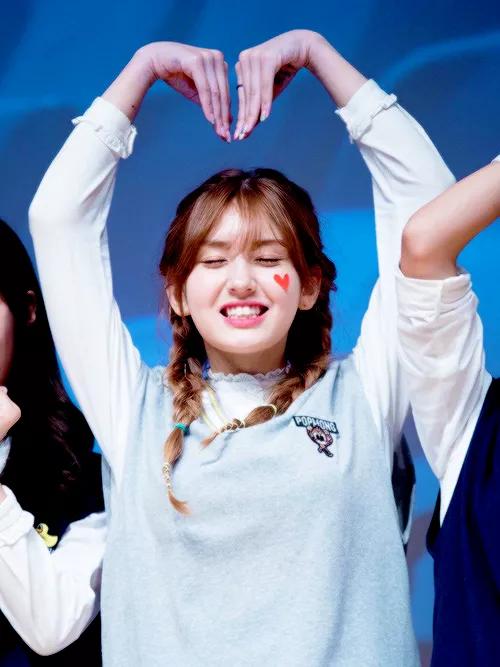 她凭什么被称为南韩第一真人芭比，来看看lisa的颜值