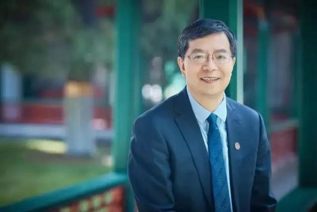 清华大学副校长，清华最年轻副校长